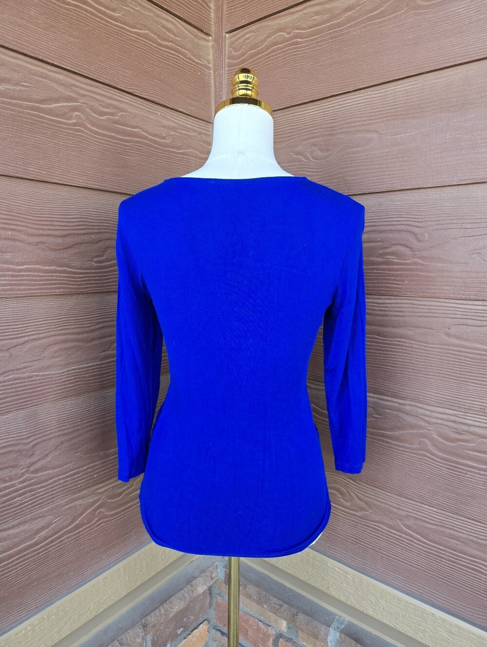 Cable & Gauge Royal Blue Twist‑Front V‑Neck Top – Women’s Size Medium - Picture 8 of 15